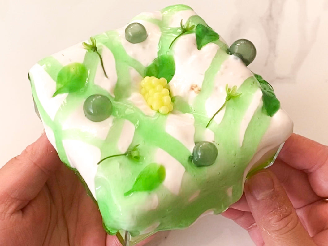 MUSCAT GRAPE CREAM CAKE