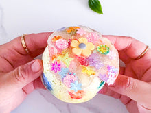 USAHANA: GROOVY FLOWER CAKE
