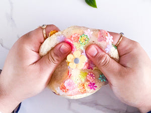 USAHANA: GROOVY FLOWER CAKE