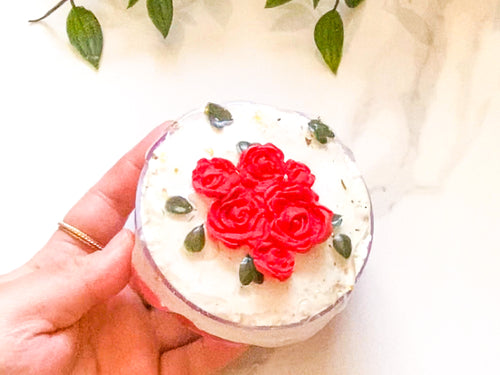 ROSE BLOOMS CAKE