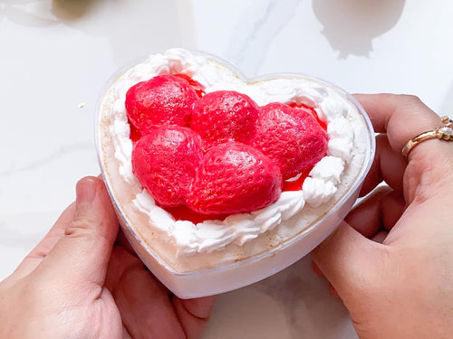 STRAWBERRY LOVE CAKE