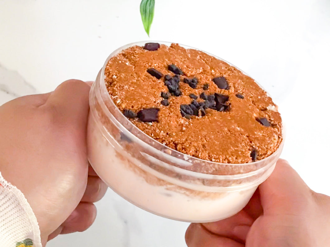MOLTEN CHOCOLATE CHIP COOKIE