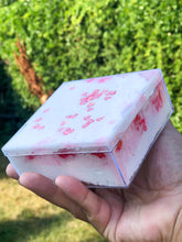Strawberry Cream Sando ★