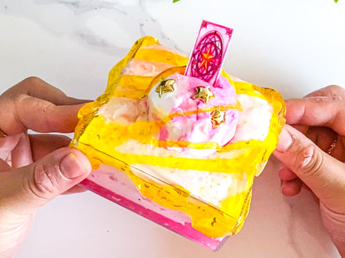 SAKURA CREAM CAKE